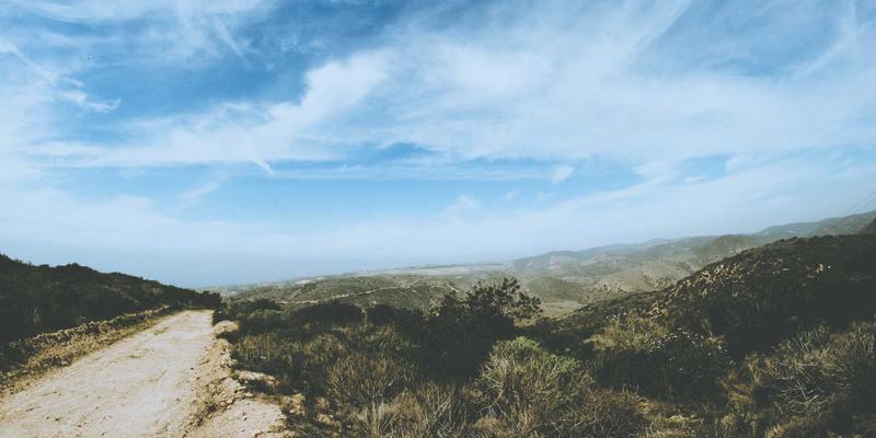 上海AVHP88投影仪深度解析:专业影音设备如何重塑家庭娱乐体验