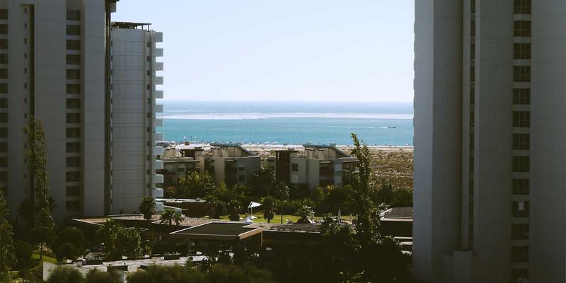 上海AVHP酒店宴会厅：揭秘专业级AV系统与舞台灯光如何重塑高端活动体验